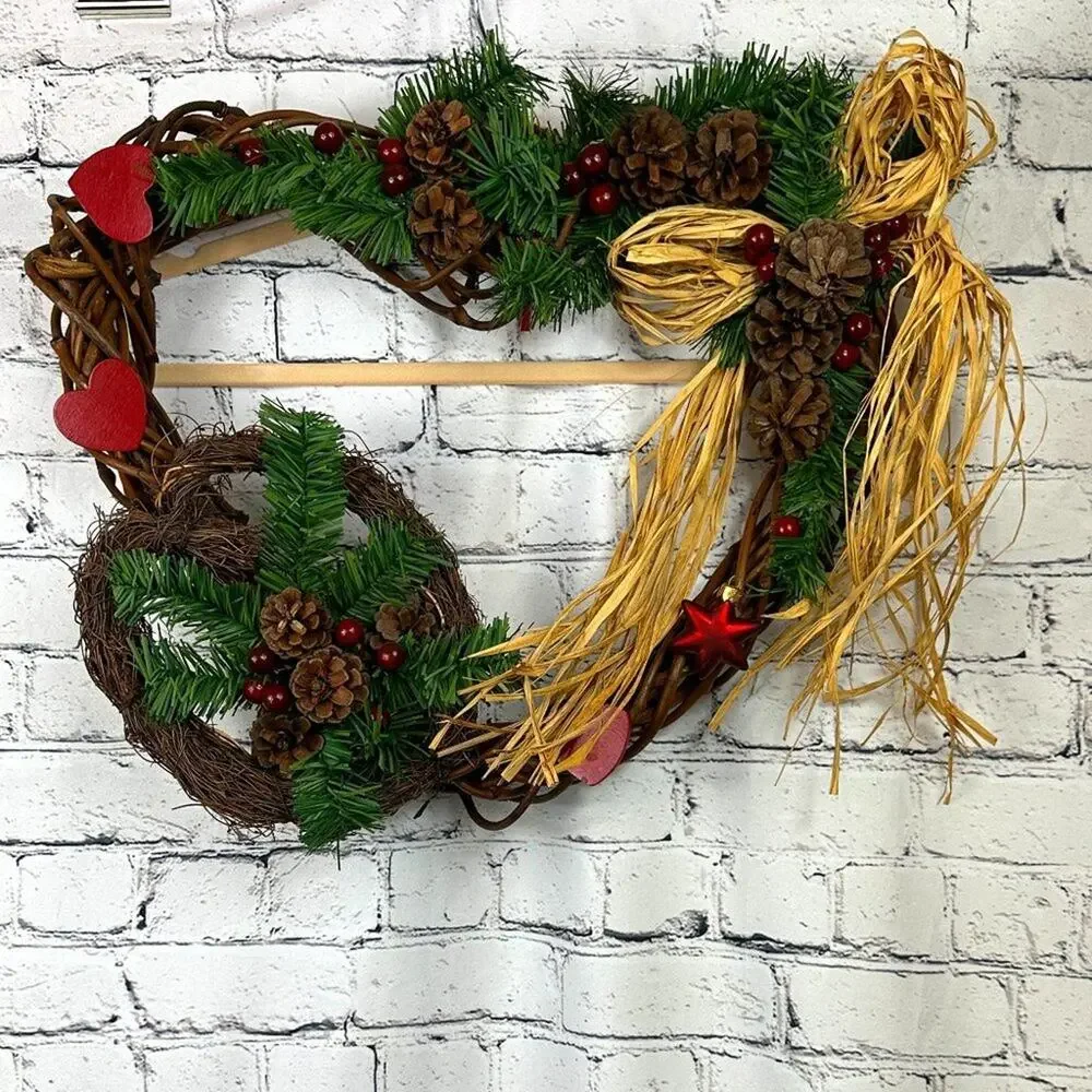 Christmas Around the World Christmas Heart Wreath Berries Pine Cones